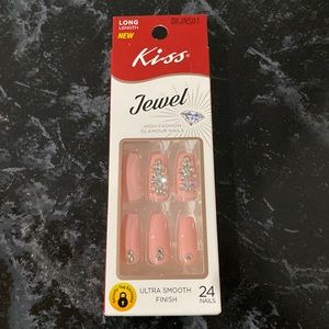 Kiss Jewel glue on nails